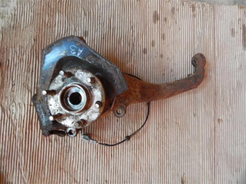 Кулак поворотный правый Nissan Navara (D40) 2004-2015 2012