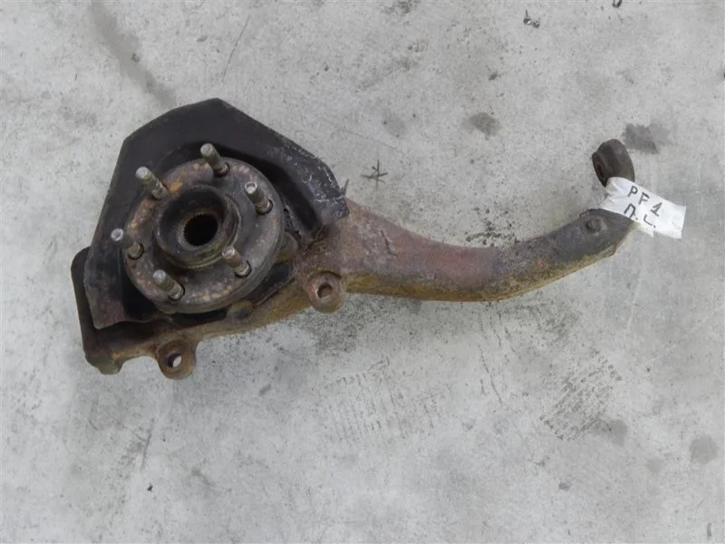 Кулак поворотный левый Nissan Pathfinder (R51M) 2004-2013 2011 Внедорожник
