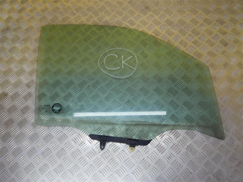 Стекло двери передней правой Nissan Pathfinder (R51M) 2004-2013 2011 Внедорожник