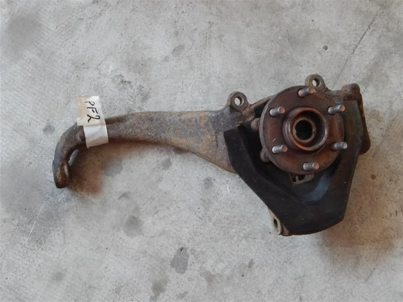 Кулак поворотный левый Nissan Pathfinder (R51M) 2004-2013 2011 Внедорожник