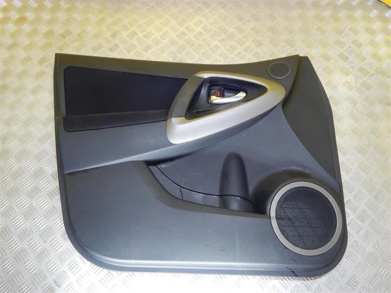 Обшивка двери передняя левая Toyota Rav 4 (Xa30) (2005-2014) 2009 6762042760B9 2.2 D 2ADFHV