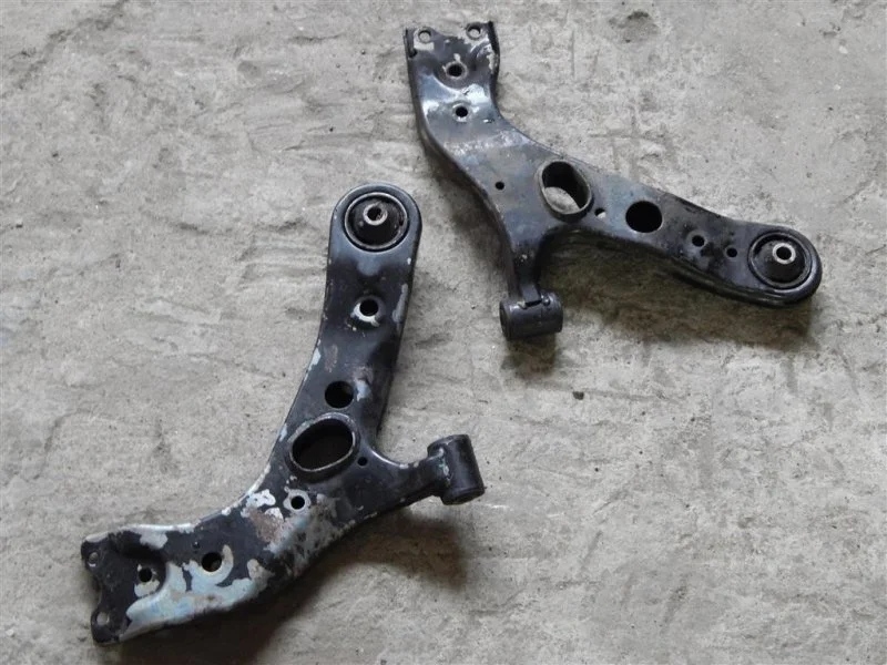 Рычаг передний правый Toyota Rav 4 (Xa30) (2005-2014) 2009 4806842051 2.2 D 2ADFHV