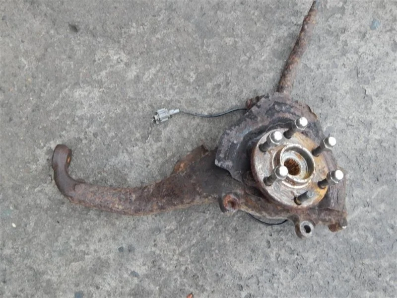 Кулак поворотный правый Nissan Pathfinder (R51M) 2004-2013 2006 Внедорожник