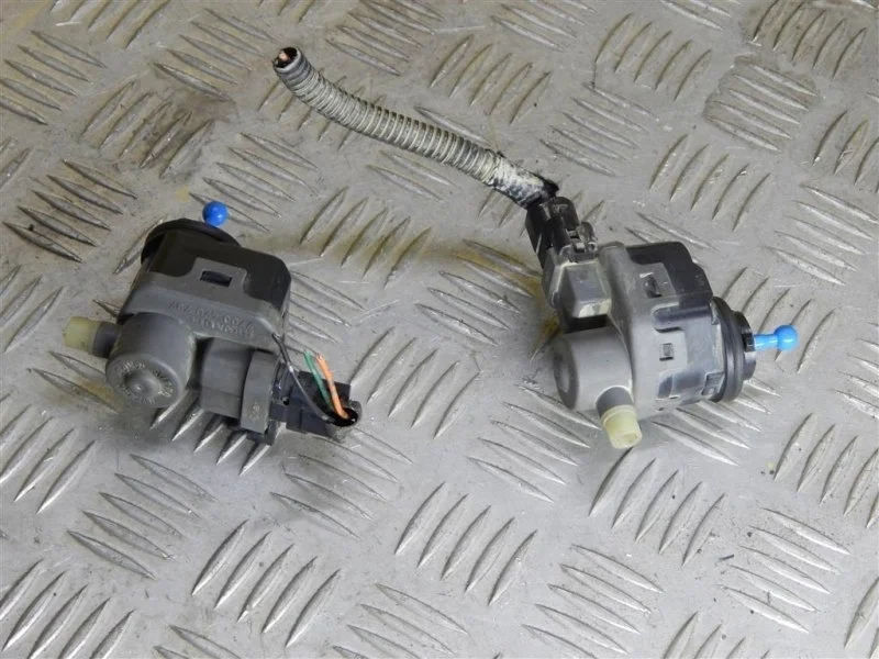Корректор фар Nissan Navara (D40) 2004-2015 2010