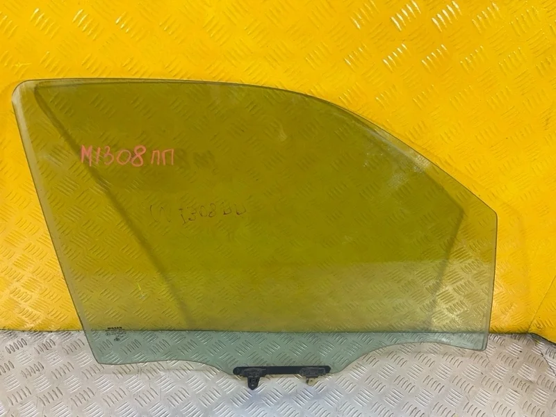 Стекло двери передней правой Nissan Pathfinder (R51M) 2004-2013 2006 Внедорожник