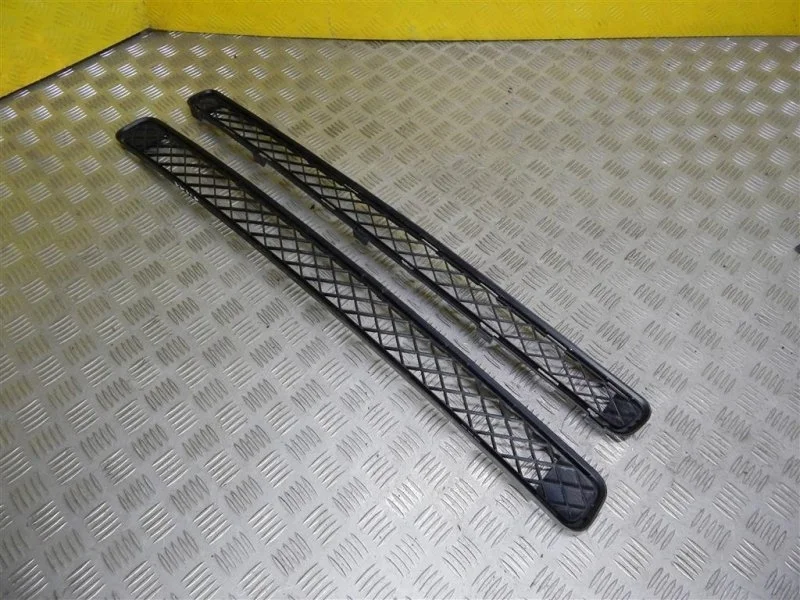 Решетка в бампер левая Toyota Rav 4 (Xa30) (2005-2014) 2008 5311242040 2.2 D 2ADFTV