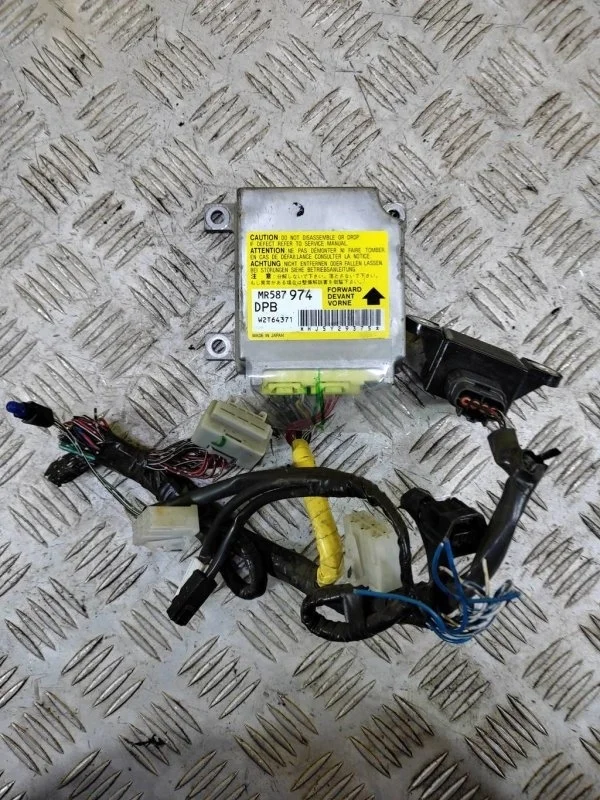 Блок AirBag Mitsubishi L200 (2006-2015) 2007 MR587974 2.5 D 4D56