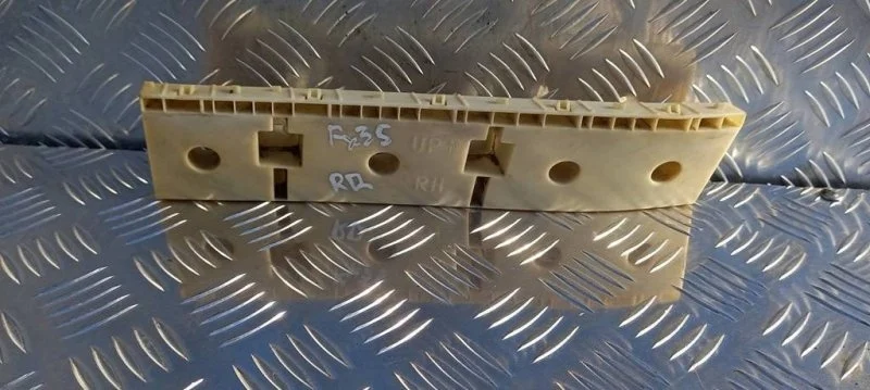 Кронштейн заднего бампера правый Infiniti Fx 35 (2008-2013) 2008 852261CA0A 3.5 I VQ35HR