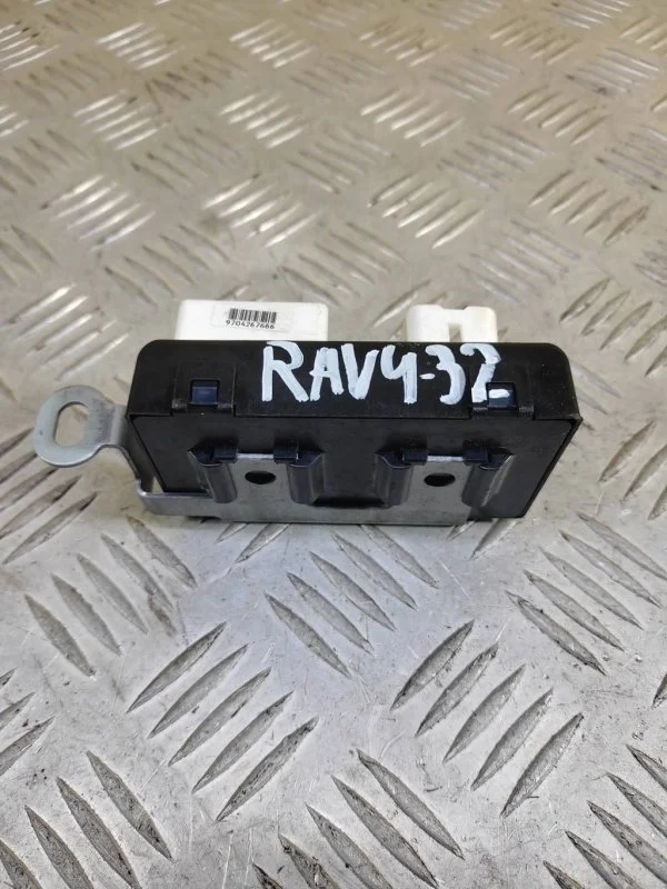 Блок электронный Toyota Rav 4 (XA30) (2005-2014) 2009