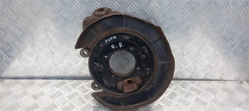 Кулак задний правый Nissan Pathfinder (R51M) 2004-2013 2006 Внедорожник