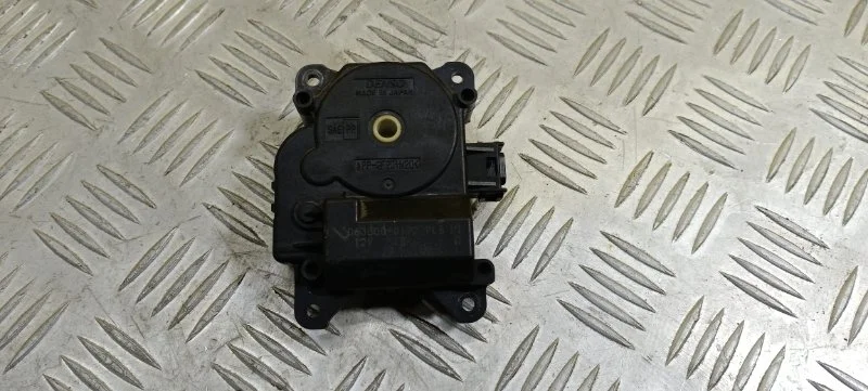 Моторчик заслонки печки Toyota Land Cruiser Prado 150 (2009-2023) 2018