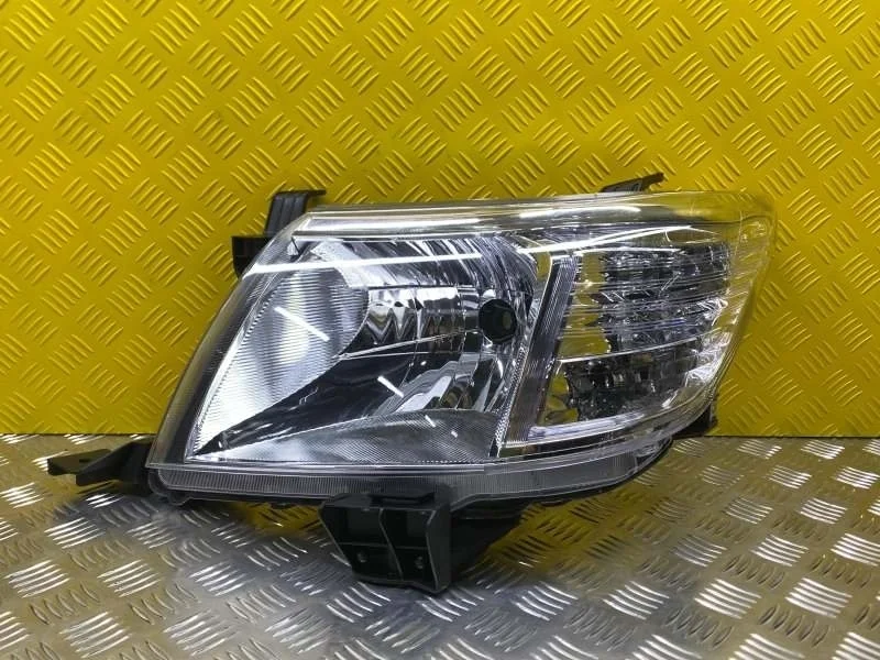 Фара левая Toyota Hilux (2005-2015) 2011