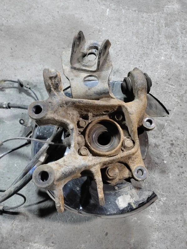 Кулак задний левый Toyota Rav 4 (Xa30) (2005-2014) 2008 4230542020 2.0 I 1AZFE