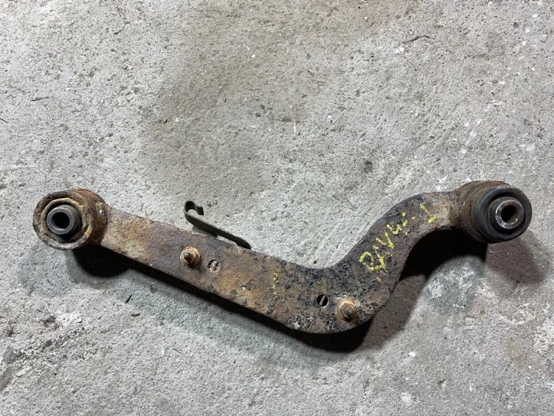 Рычаг задний правый Toyota Rav 4 (Xa30) (2005-2014) 2008 4877042040 2.0 I 1AZFE