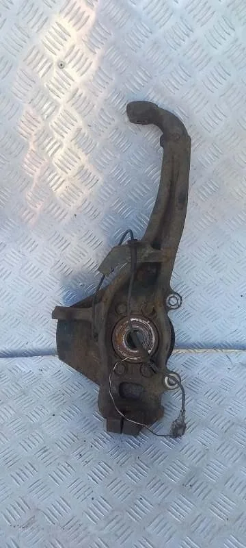 Кулак поворотный правый Nissan Pathfinder (R51M) 2004-2013 2007 Внедорожник
