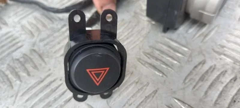 Кнопка аварийной сигнализации Nissan Pathfinder (R51M) 2004-2013 2006 25290EA000 ВНЕДОРОЖНИК 2.5 D YD25DDTI