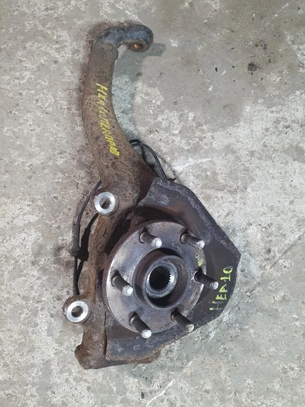 Кулак поворотный правый Nissan Pathfinder (R51M) 2004-2013 2006 Внедорожник