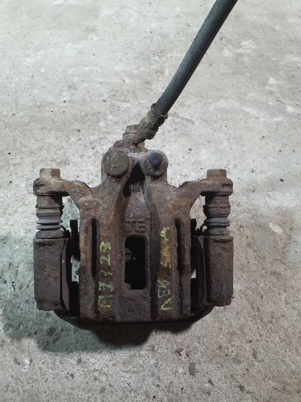 Суппорт задний левый Nissan Pathfinder (R51M) 2004-2013 2009 44011EB30A ВНЕДОРОЖНИК 2.5 D YD25DDTI