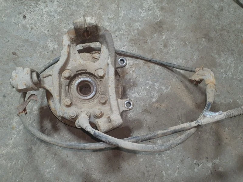 Кулак задний правый Nissan Pathfinder (R51M) 2004-2013 2005 Внедорожник