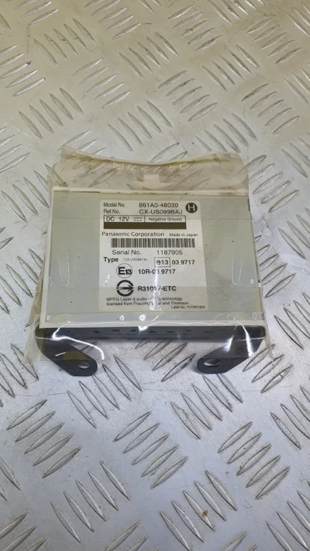 Блок управления магнитолой Toyota Land Cruiser Prado 150 (2009-2023) 2012 861A048030 2.7 I 2TRFE