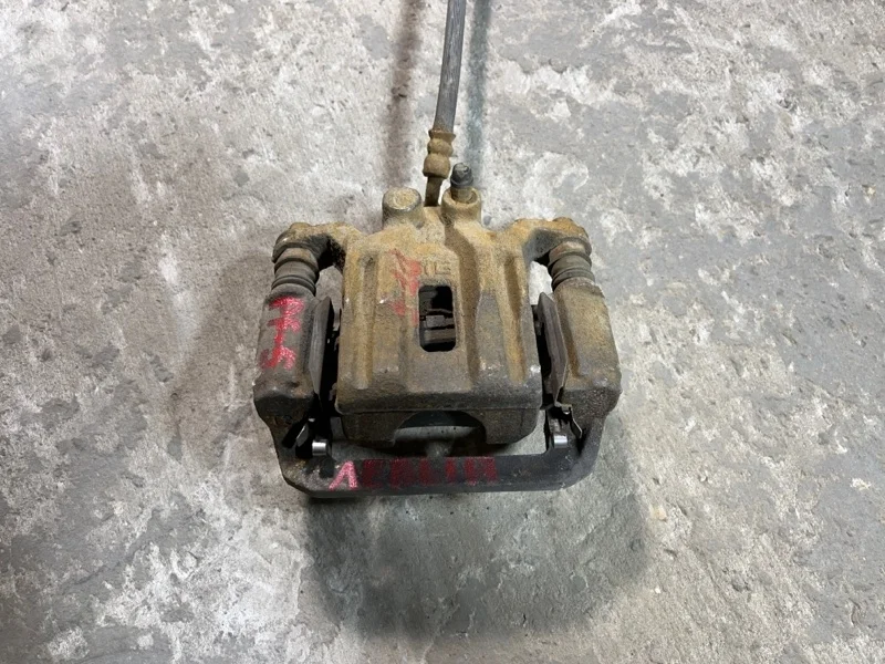 Суппорт задний левый Nissan Pathfinder (R51M) 2004-2013 2013 44011EB30A ВНЕДОРОЖНИК 2.5 D YD25DDTI