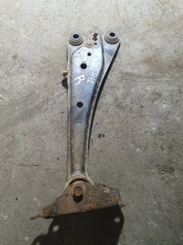 Рычаг задний продольный правый Toyota Rav 4 (Xa30) (2005-2014) 2008 4874042010 2.0 I 1AZFE