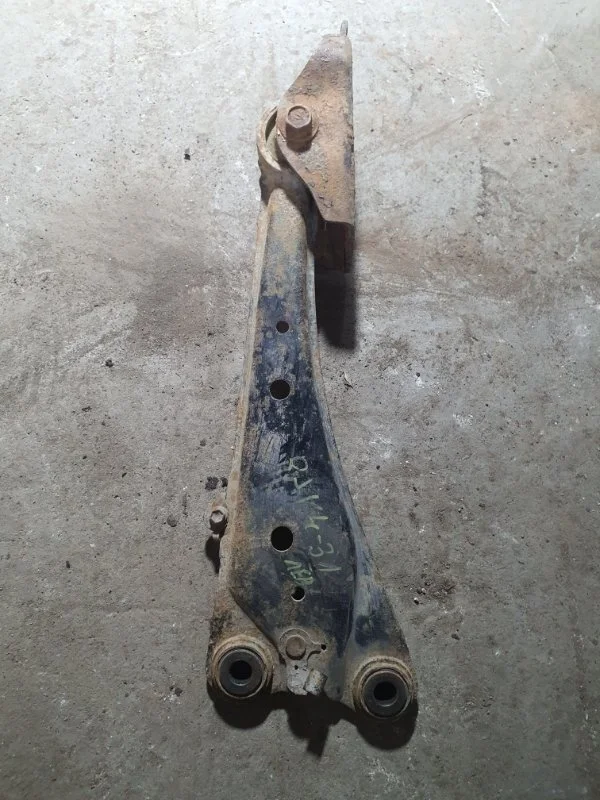 Рычаг задний продольный левый Toyota Rav 4 (Xa30) (2005-2014) 2008 4878042010 2.0 I 1AZFE