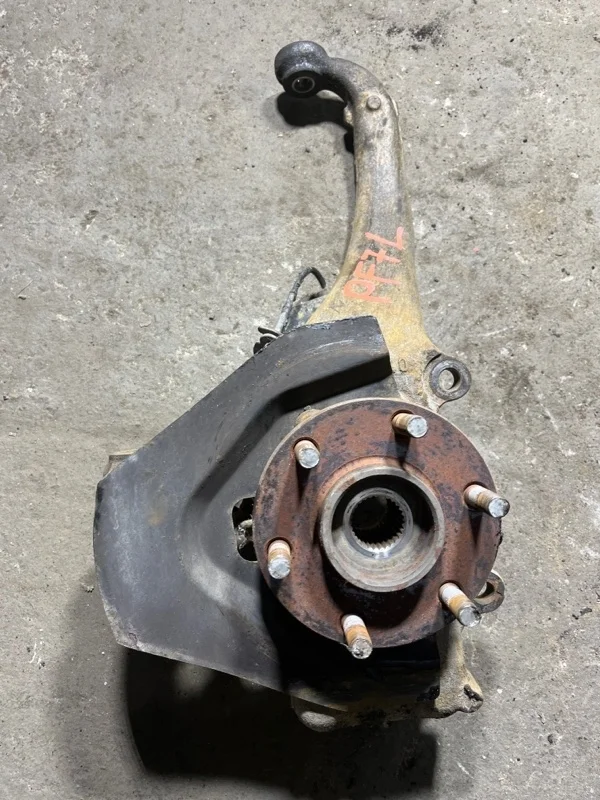 Кулак поворотный левый Nissan Pathfinder (R51M) 2004-2013 2006 Внедорожник