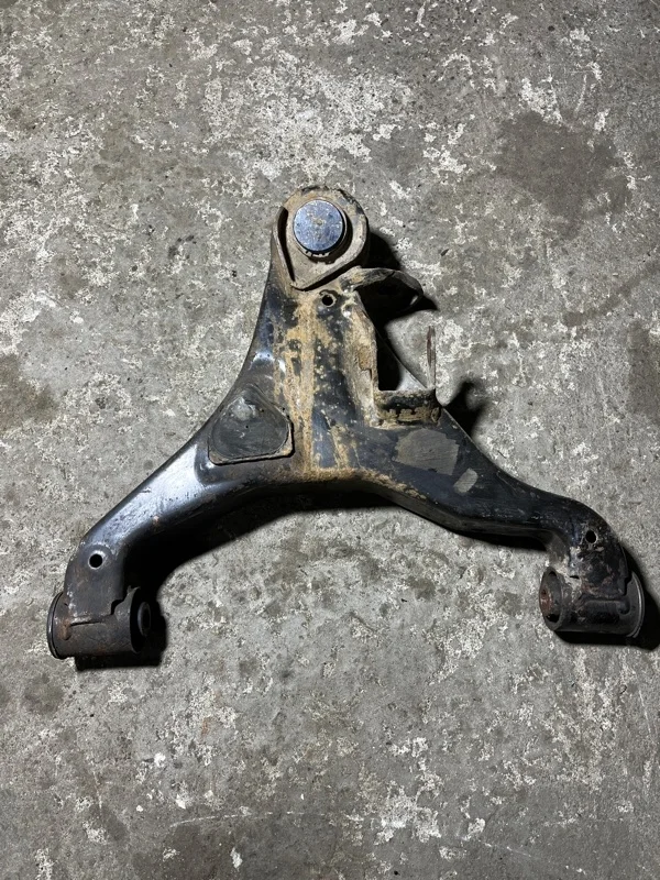 Рычаг передний нижний левый Nissan Navara (D40) 2004-2015 2007 54668EA010 ПИКАП 2.5 D YD25DDTI