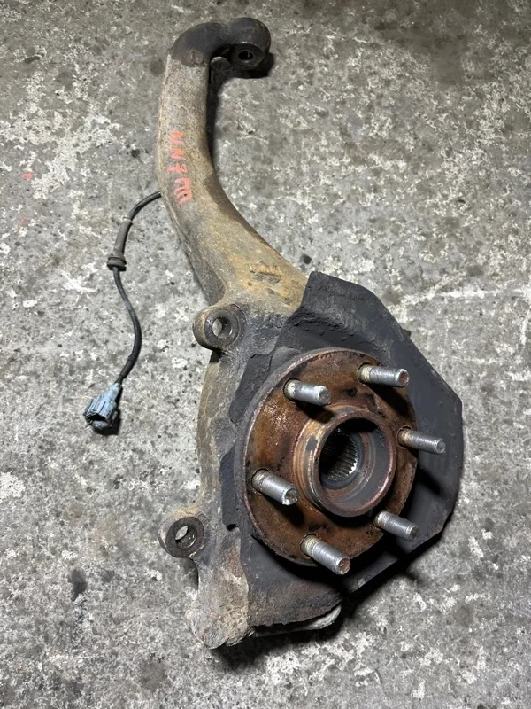 Кулак поворотный правый Nissan Navara (D40) 2004-2015 2007 Пикап