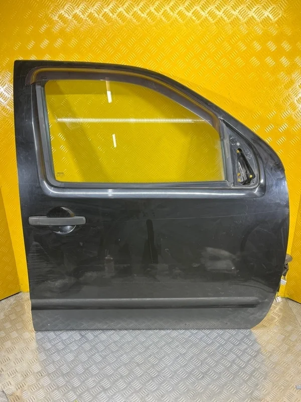 Дверь передняя правая Nissan Navara (D40) 2004-2015 2007 80100EB330 ПИКАП 2.5 D YD25DDTI