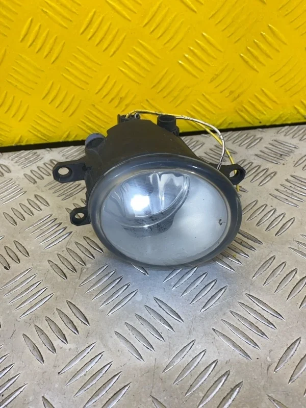 Фара противотуманная левая Toyota Rav 4 (Xa30) (2005-2014) 2009 89210657 2.0 I 3ZRFAE
