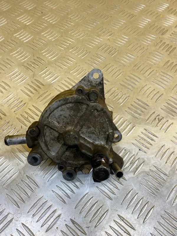 Насос вакуумный Nissan Navara (D40) 2004-2015 2009