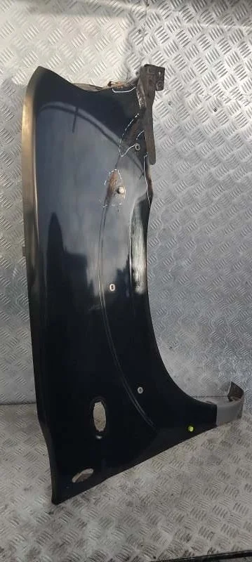 Крыло переднее правое Nissan Navara (D22) 1998-2007 2004 F31122STCA ПИКАП 2.5 D YD25