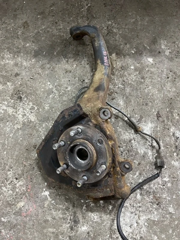 Кулак поворотный левый Nissan Navara (D40) 2004-2015 2013 Пикап