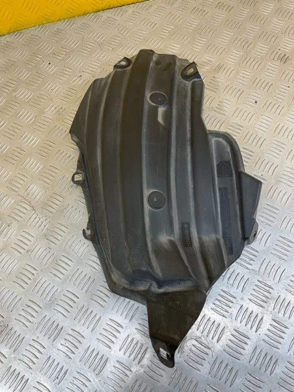 Защита топливного бака Toyota Land Cruiser Prado 150 (2009-2023) 2012 Внедорожник
