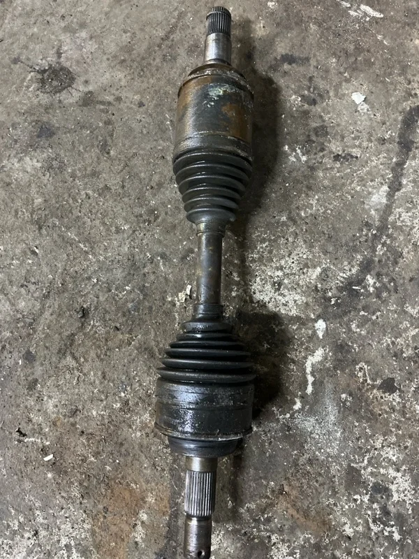 Полуось передняя правая (приводной вал, ШРУС) Toyota Land Cruiser 200 (2008-2021) 2008 4343060071 ВНЕДОРОЖНИК 4.5 D 1VDFTV