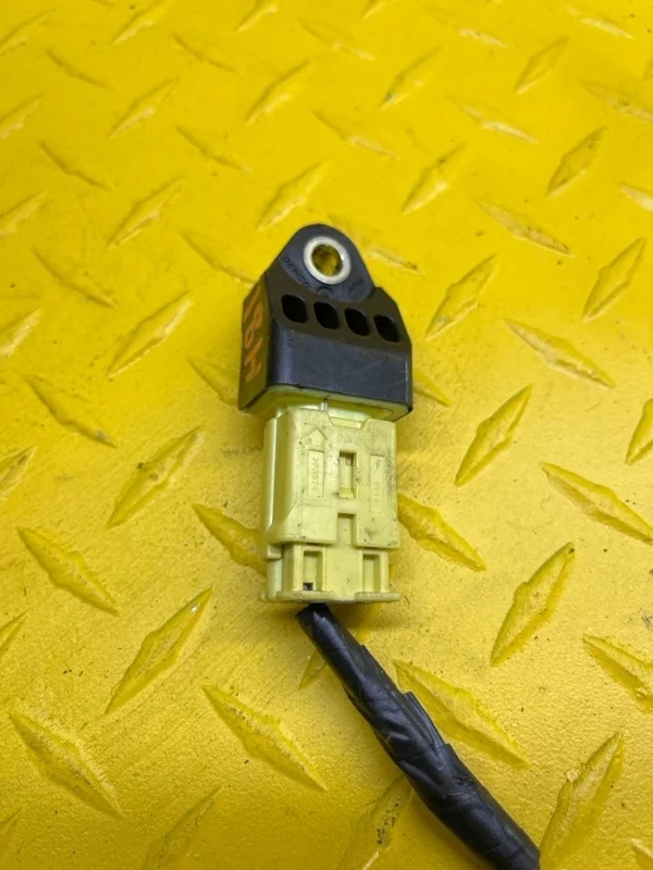 Датчик удара Toyota Rav 4 (Xa30) (2005-2014) 2006 8983133020 2.0 I 1AZFE