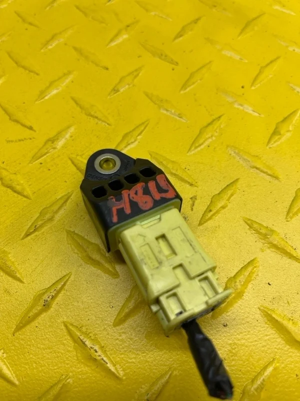 Датчик удара Toyota Rav 4 (Xa30) (2005-2014) 2006 8983133020 2.0 I 1AZFE