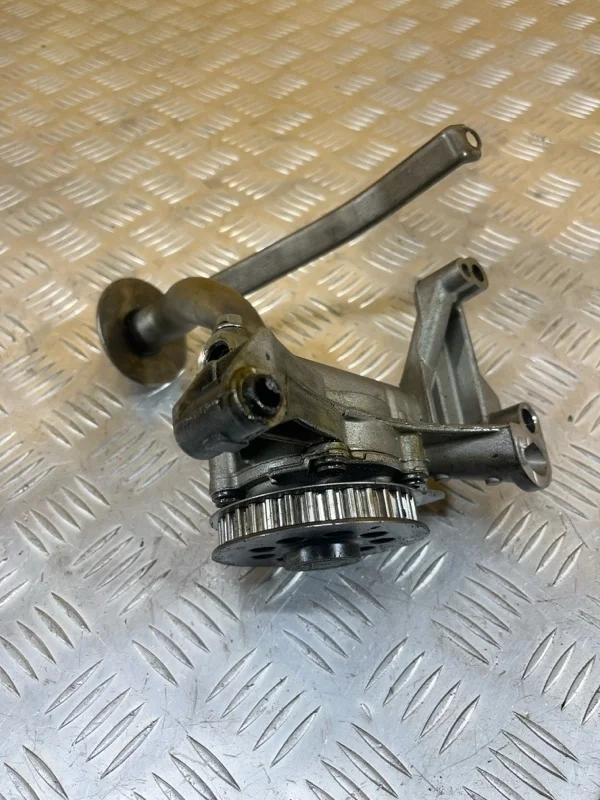 Насос масляный Volkswagen Amarok (2010-2016) 2010 03L115105B ПИКАП 2.0 D CDBA