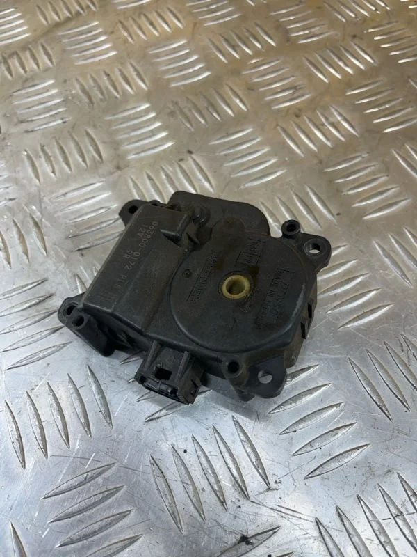 Моторчик заслонки печки Toyota Land Cruiser Prado 150 (2009-2023) 2014 Внедорожник