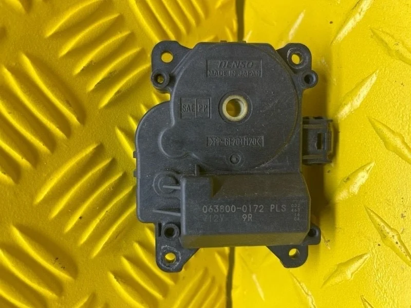 Моторчик заслонки печки Toyota Land Cruiser Prado 150 (2009-2023) 2014 Внедорожник