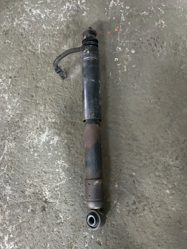 Амортизатор задний Toyota Land Cruiser Prado 150 (2009-2023) 2014 4853069535 ВНЕДОРОЖНИК 3.0 D 1KDFTV