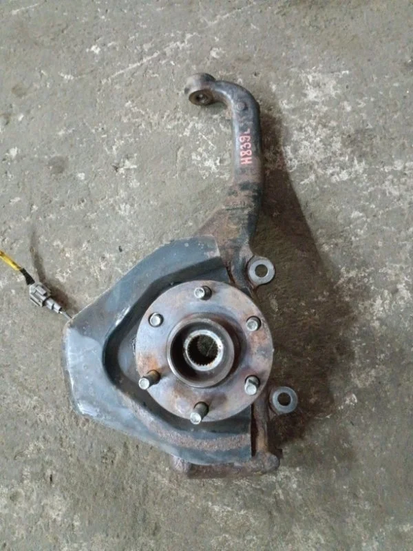 Кулак поворотный левый Nissan Navara (D40) 2004-2015 2010