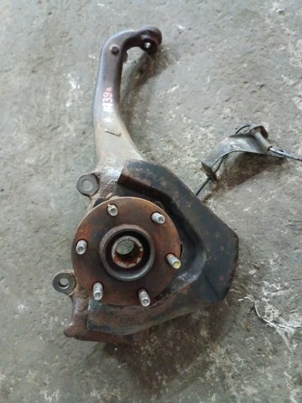 Кулак поворотный правый Nissan Navara (D40) 2004-2015 2010