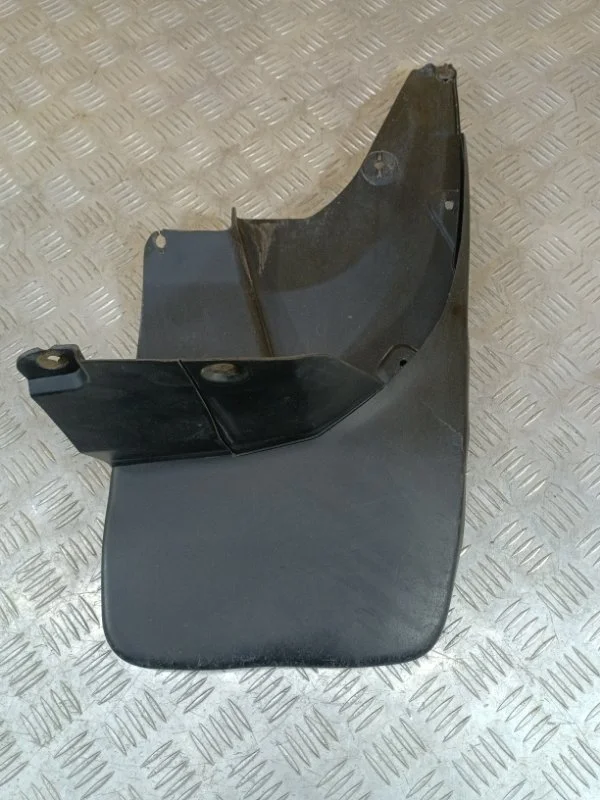 Брызговик передний правый Toyota Land Cruiser Prado 150 (2009-2023) 2014