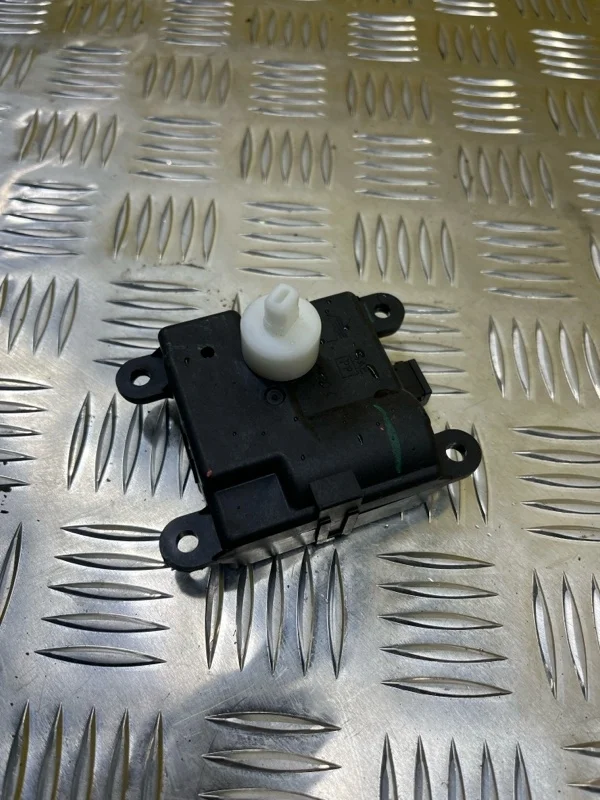 Моторчик заслонки печки Infiniti Fx 30D ( 2002-2013) 2012 27732AL610 3.0 D V9X