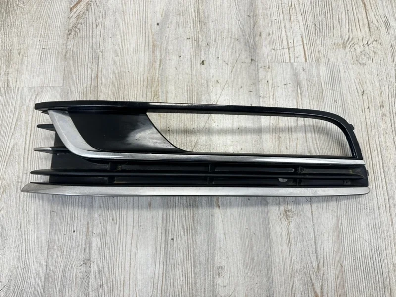 Решетка бампера боковая VW Passat B7 2011-2015 3C