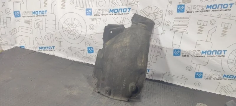 Подкрылок передний правый Audi A4 B8 CDH