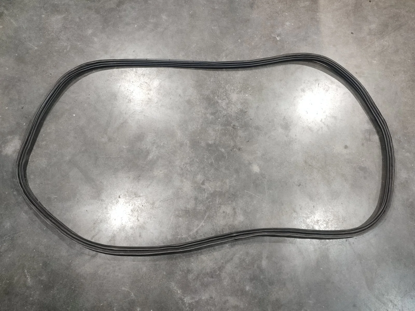 Уплотнитель крышки багажника Hyundai IX35 2012 LM